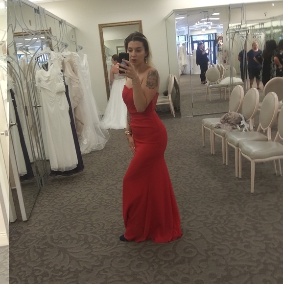 Authentic Vera Wang Size 0 - Picture 3 of 3